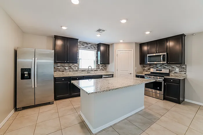 8126 W Agora Ln — Photo 6