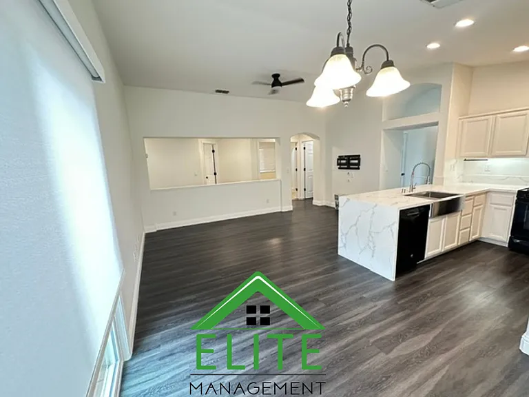 5620 Bridgecross Dr — Photo 20