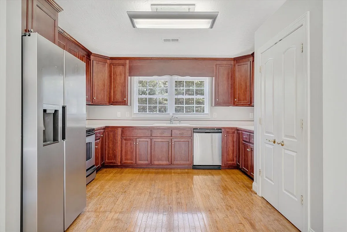 3 bed, 1692 sqft, $1,895 — Photo 4
