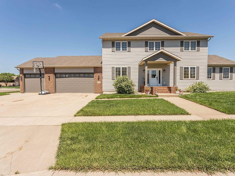 1st image of 8009 S Red Hill Cir