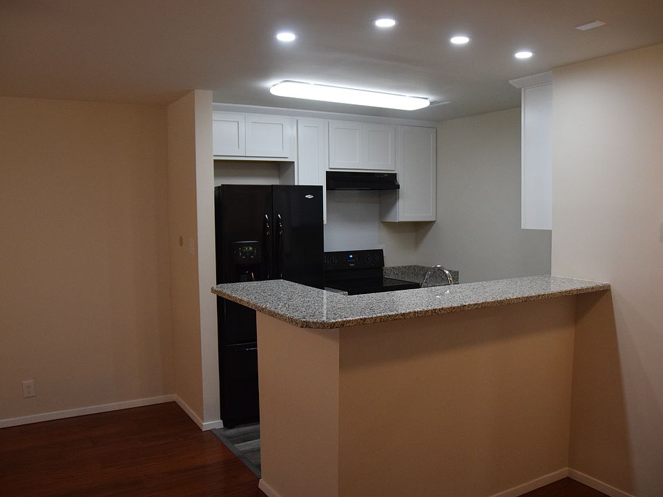 Kitchen to Livingroom