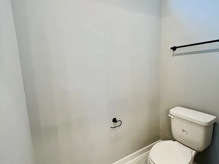 731 N Main St — Photo 13