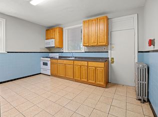 700 N 64th St #1F, Philadelphia, PA 19151