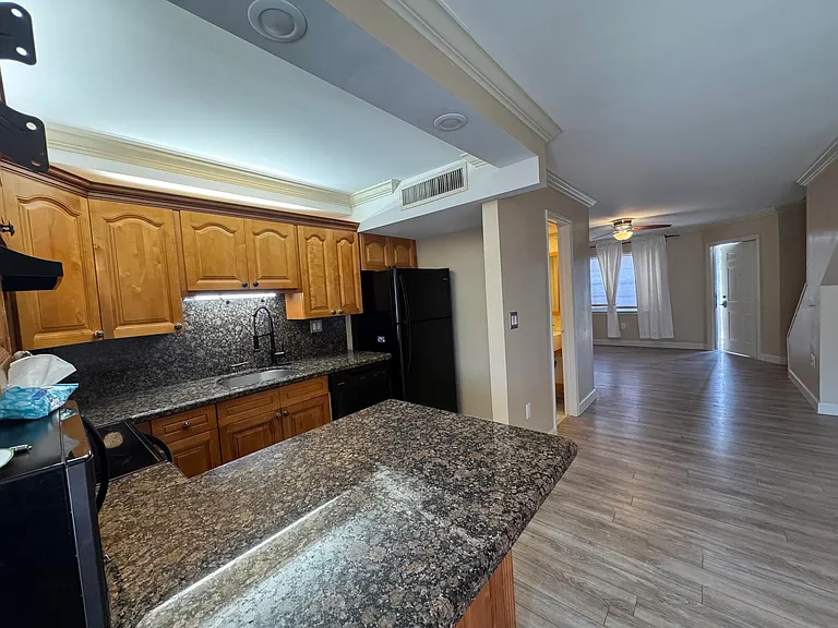 5937 SW 36th Ct #7 — Photo 8