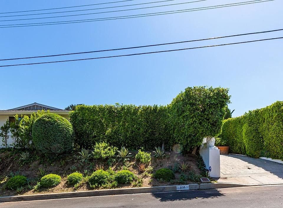 1st image of 835 Glenmere Way