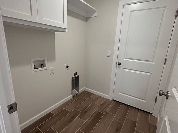 5th image of 4008 Caraway Ln