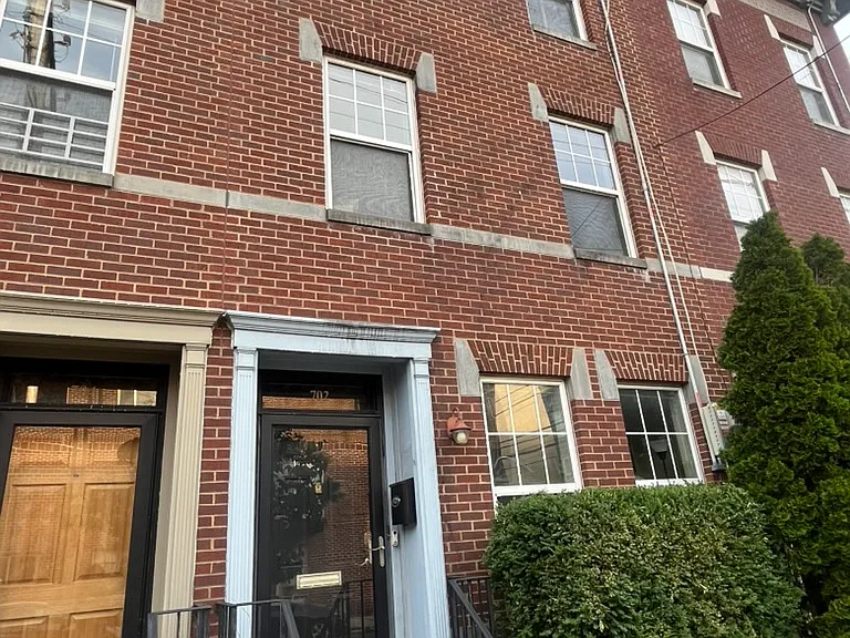 702 S 13th St — Photo 1