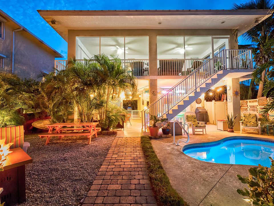 1st image of 260 S Coconut Palm Blvd