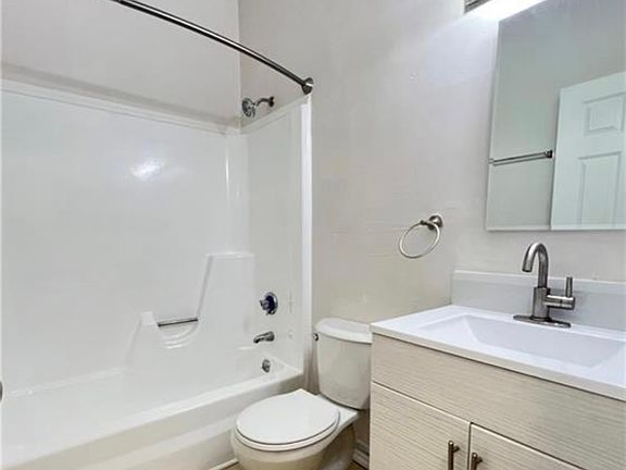 3rd image of 64-66 Morris St #201