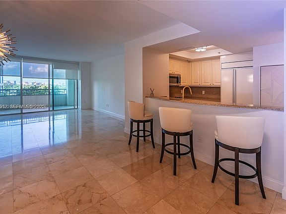 4th image of 3400 SW 27th Ave APT 705