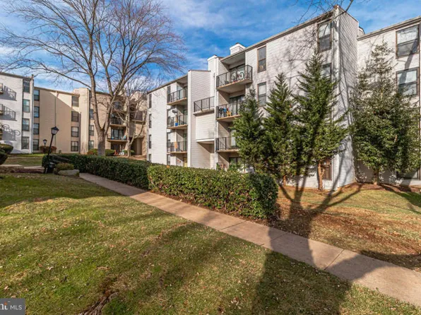 136 Duvall Ln #245-30, Gaithersburg, MD 20877