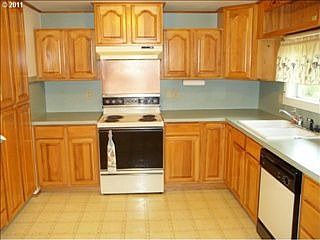 4th image of 4215 NE 143rd Ave