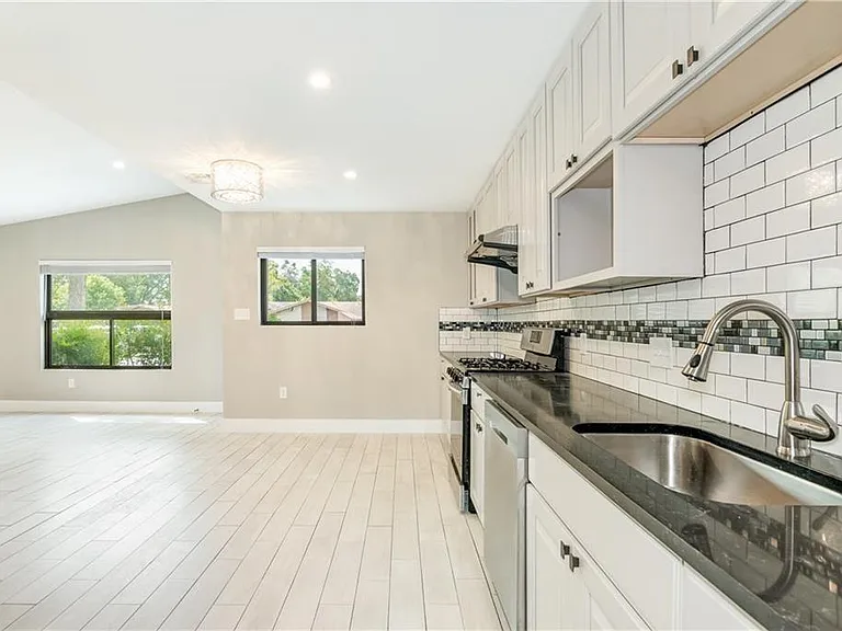 1702 New York Ave — Photo 9