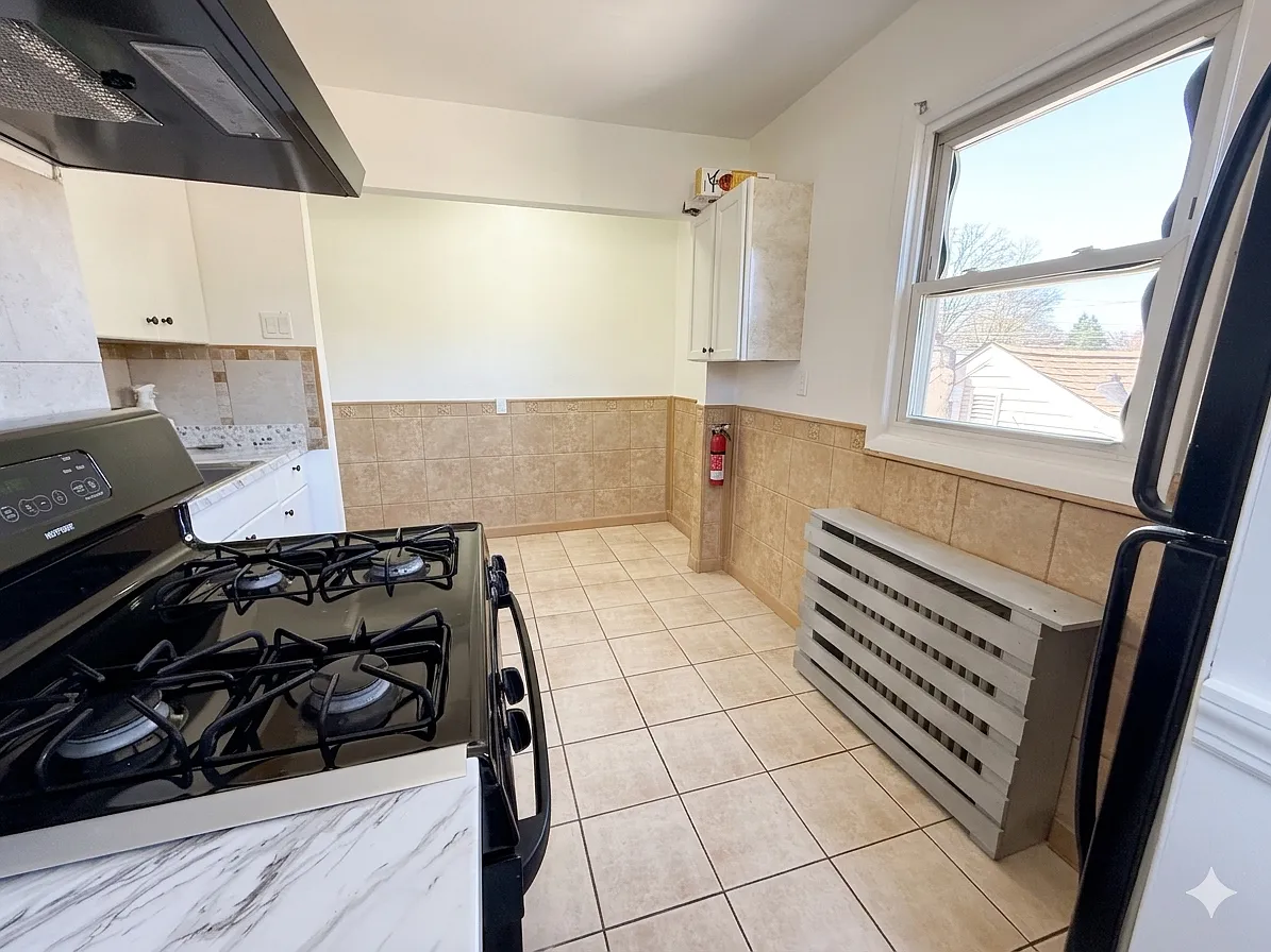 Building Photo - 138 Lake Ave #2B