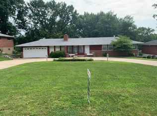 4503 Spring Dr, Saint Louis, MO 63123