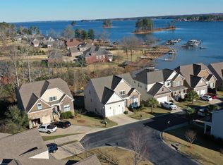 17 Downing Cir, Gilbert, SC 29054