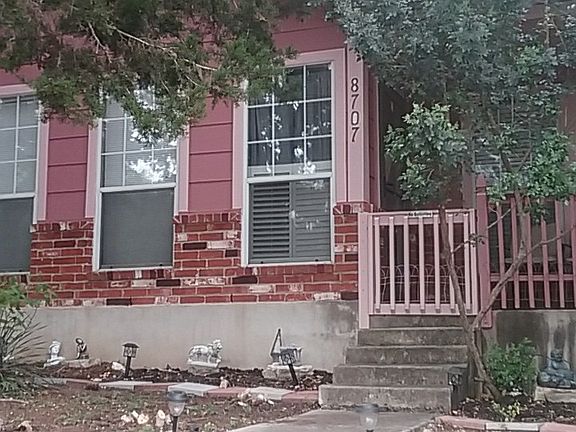 5th image of 8707 Melrose