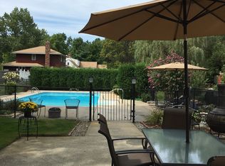 15 Higher St, Ludlow, MA 01056