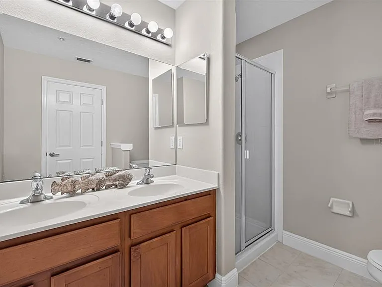 904 Assembly Ct — Photo 11