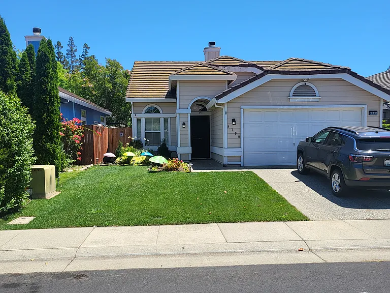 8709 Clay Glen Way — Photo 1