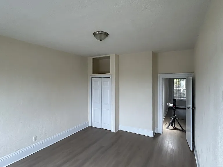 1 Wayne Ave #5 — Photo 6