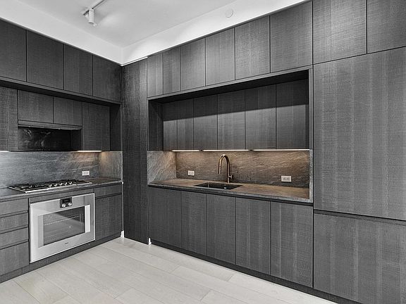 5th image of 130 William St #24D