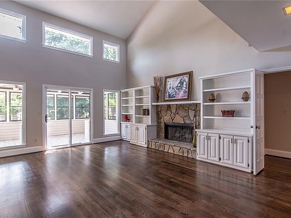 5th image of 10295 Carleigh Ln
