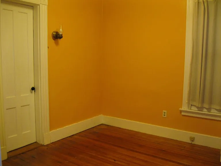 Nicoll St — Photo 2
