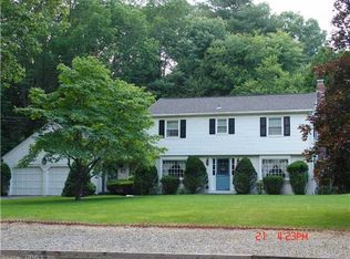23 Fernwood Dr, Windham, CT 06280