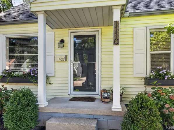 1110 Bauman Ave, Royal Oak, MI 48073
