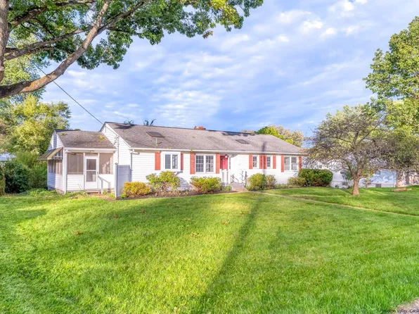 424 Chestnut Street, Hurley, NY 12443