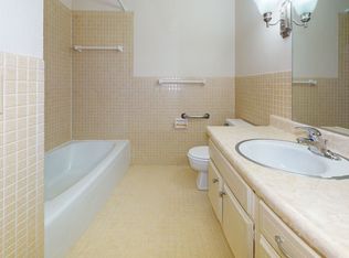 2814 Thomas Dr #8, Eau Claire, WI 54701