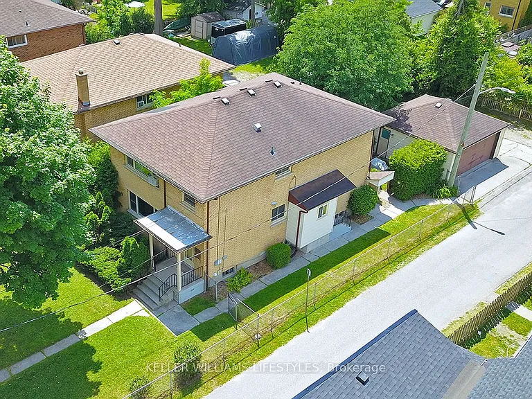 84 Wilson Ave #UPPER SE — Photo 16