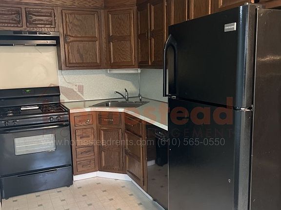 4th image of 831 Crescent Dr