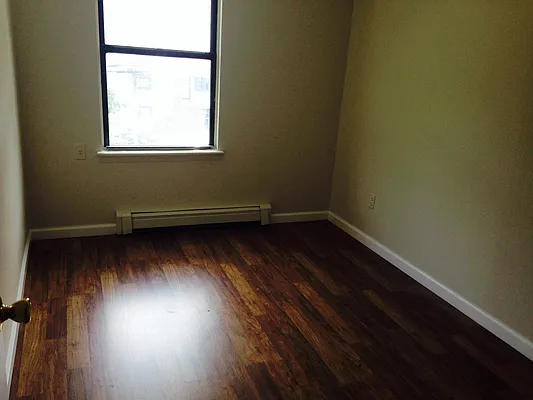 Rented by Premier Metro Realty Corp | media 31