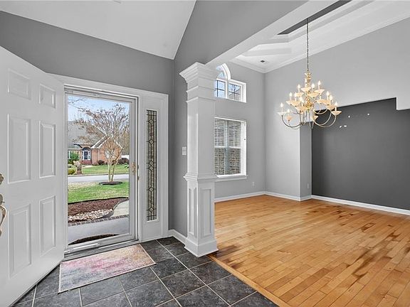 2nd image of 1327 Laurel Ridge Ln