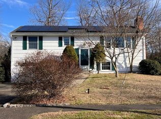74 Valley View Rd, Norwalk, CT 06851
