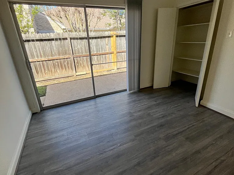 7834 Oakington Dr — Photo 25