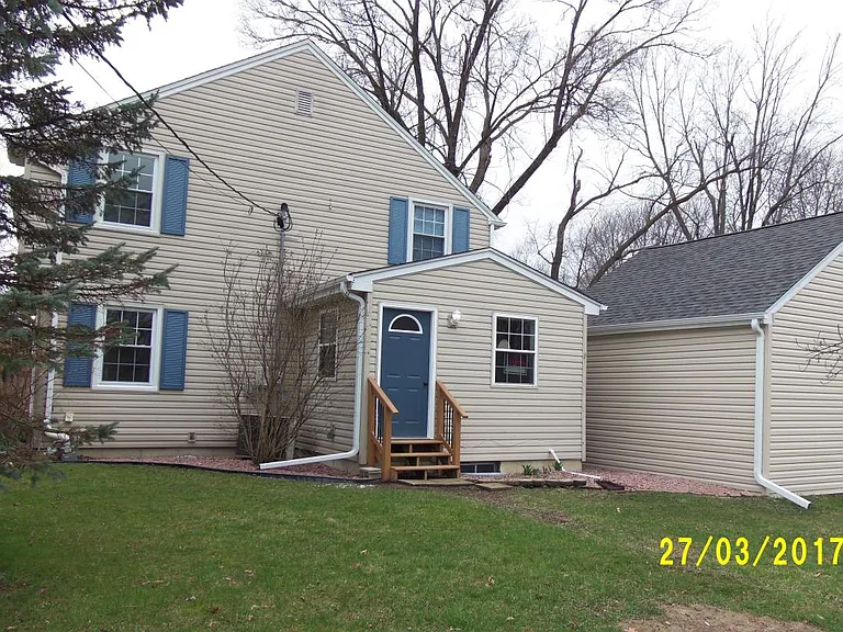 715 W Exchange St — Photo 16