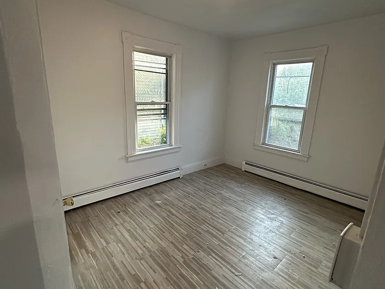 1036 Maplewood Ave #1 — Photo 6