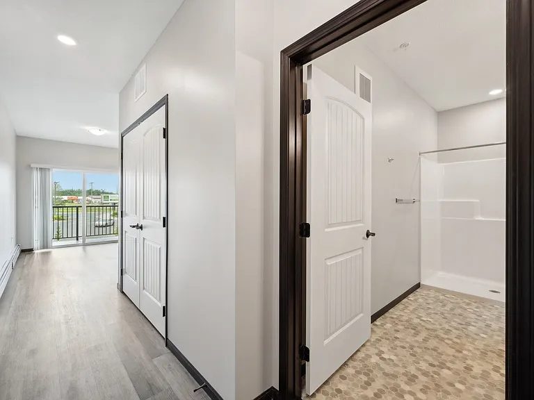 415 Hickory Dr — Photo 9