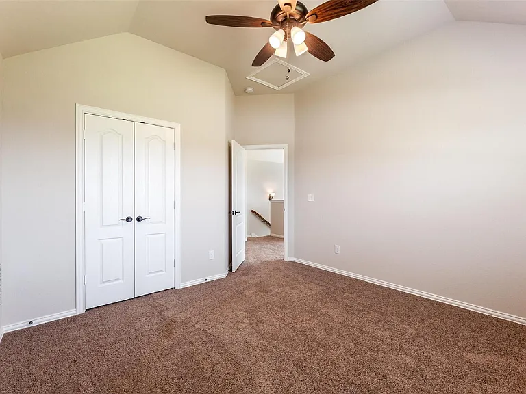 1304 Lancaster Dr — Photo 28