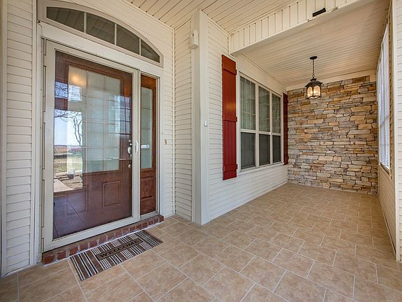 5th image of 3383 Henderson Rd