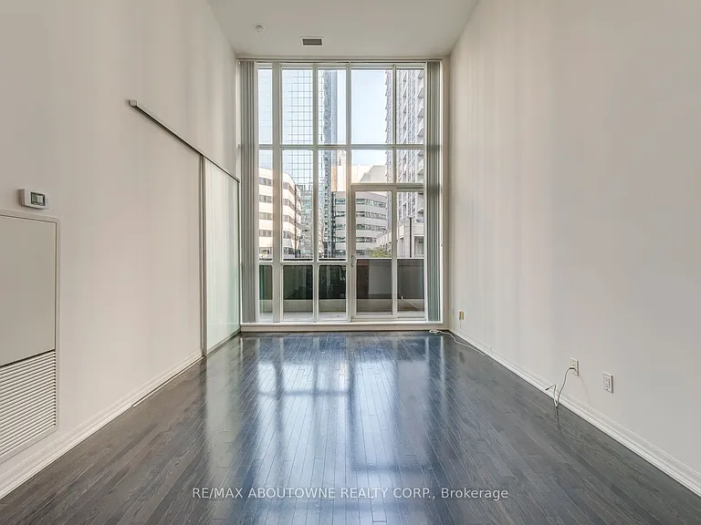 770 Bay St #202 — Photo 11