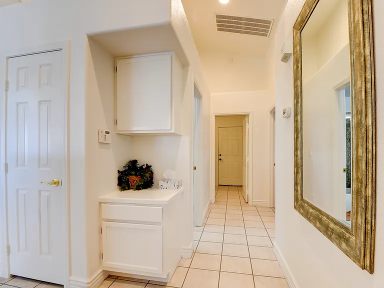 7365 Tamarind Ave — Photo 13