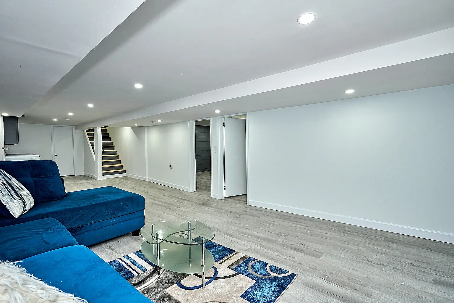 5 bed, 2722 sqft, $2,180 — Photo 2