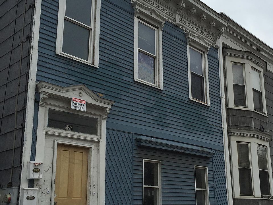2nd image of 526 Clinton Ave