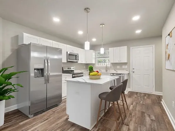 Crepe Myrtle Apartments