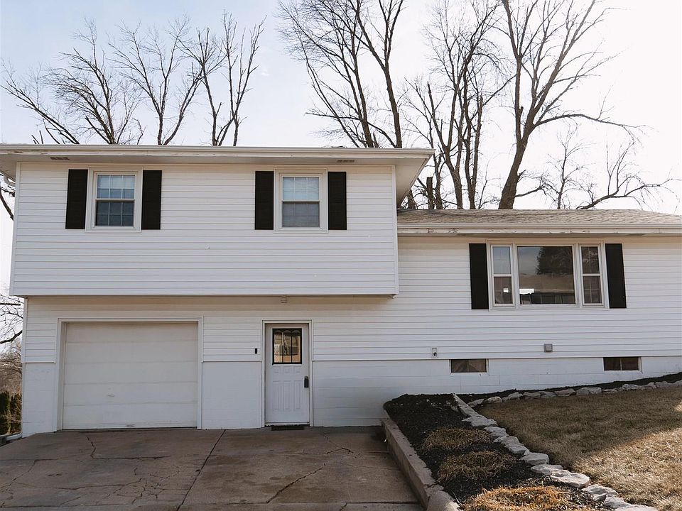 1st image of 2001 Hampton Dr