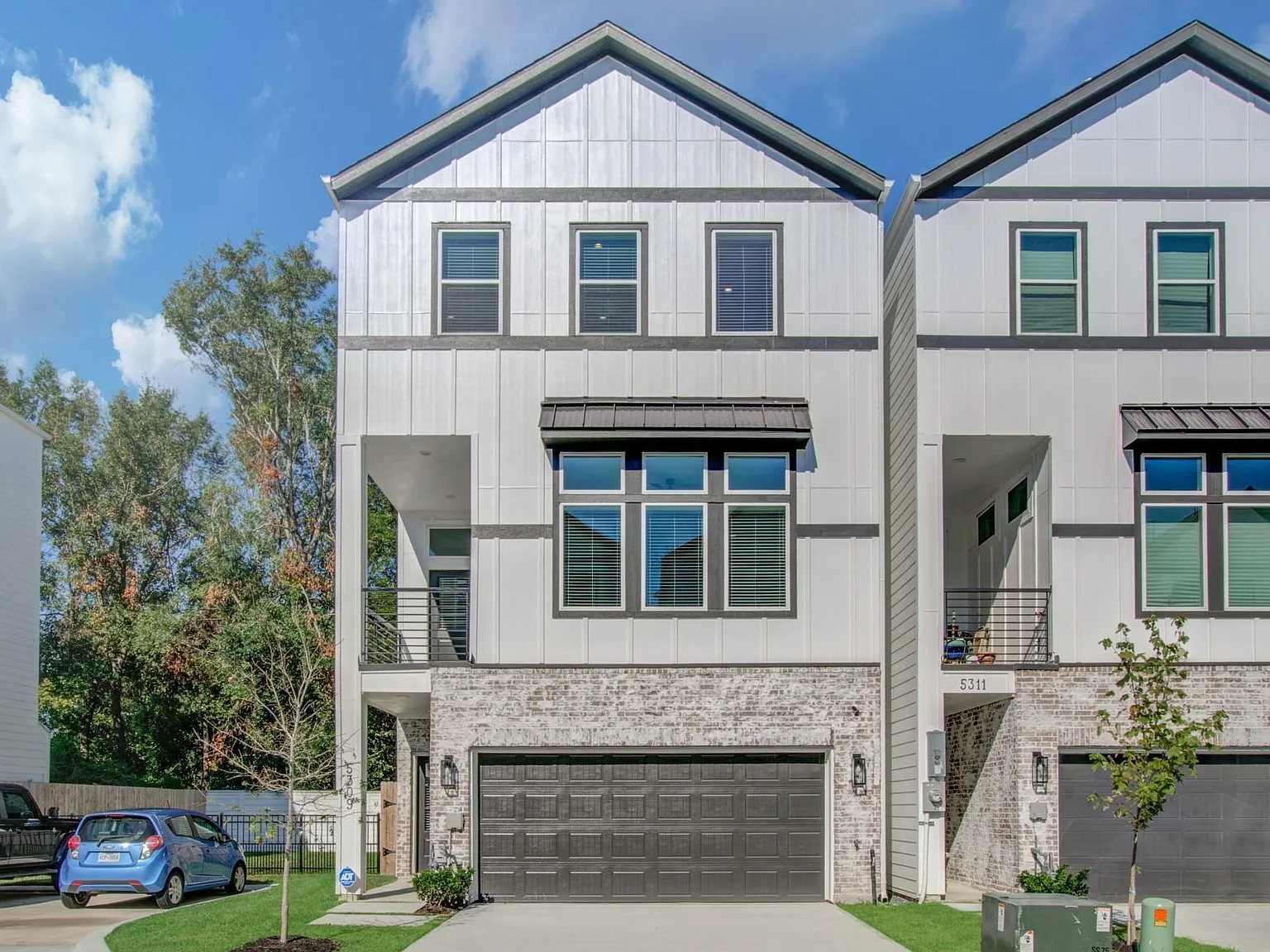 3 bed, 3.5 bath, 1852 sqft, $3,100 — Photo 1